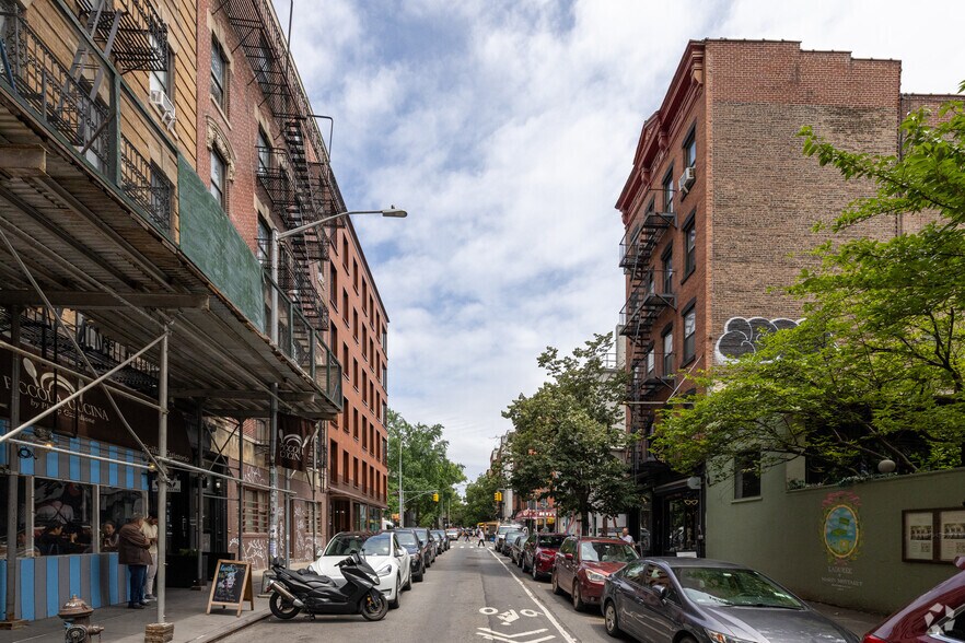 More Photos Of 83 Thompson St, New York Apartments For Sale