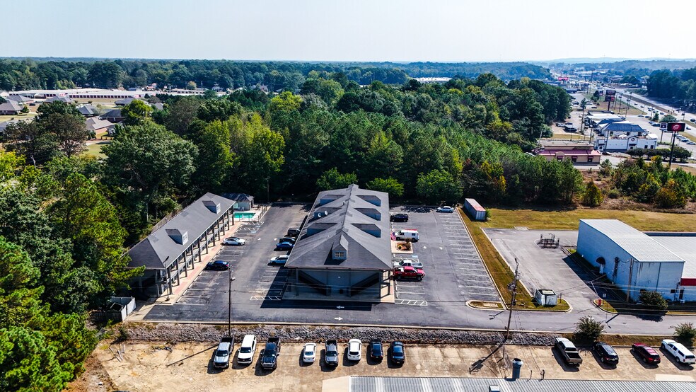 More Photos Of 1100 Highway 78 E, Jasper Hotel For Sale