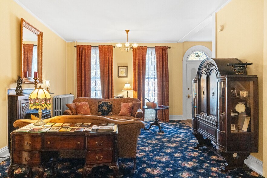 More Photos Of 23-25 Race St, Jim Thorpe Hospitality For Sale