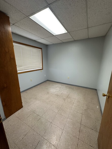 More Photos Of 721 N 2nd St, Rogers General Retail For Lease