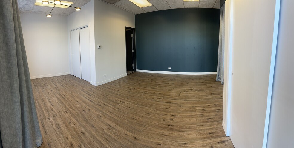 More Photos Of 1881 Commerce Dr, Elk Grove Village Office For Sale