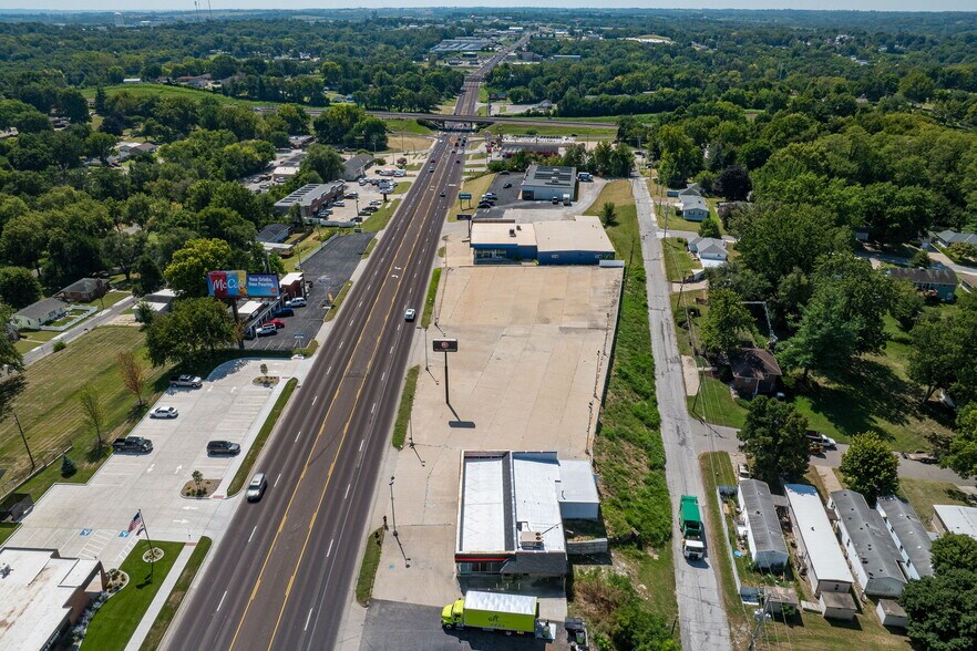 More Photos Of 1710 S Belt Hwy, Saint Joseph Auto Dealership For Sale