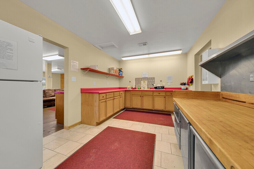 More Photos Of 625 E 1st St, Akron Hotel For Sale