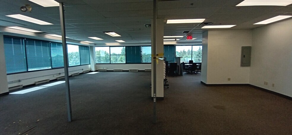 More Photos Of 135 Michael Cowpland Dr, Ottawa Office For Lease