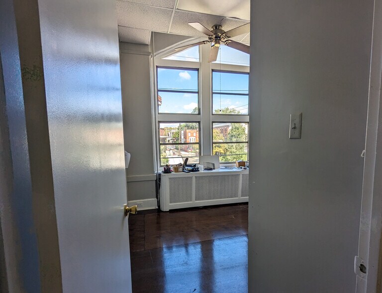 More Photos Of 1901 W Tioga St, Philadelphia Schools For Sale