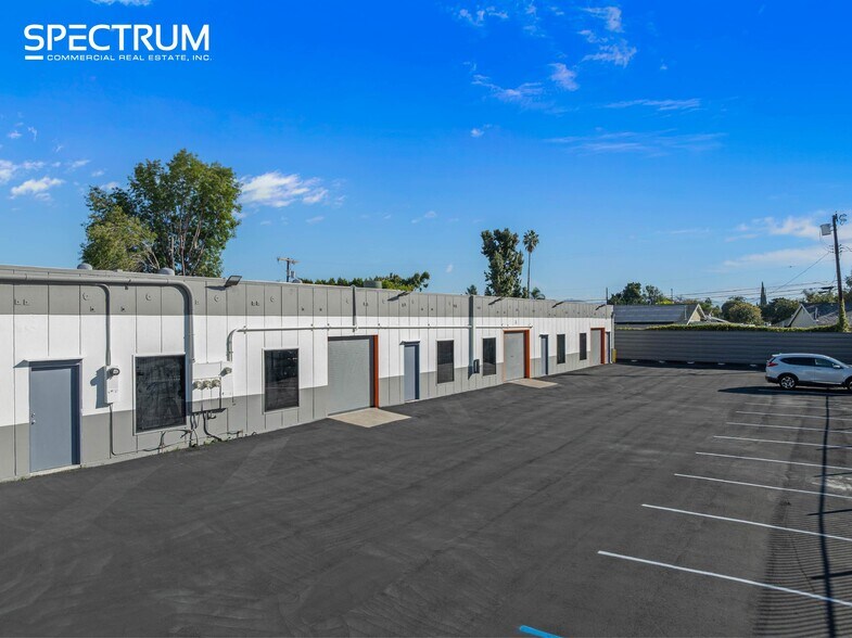 More Photos Of 7638 Deering Ave, Canoga Park Manufacturing For Sale