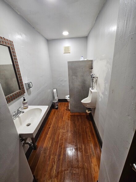 More Photos Of 216 E Main St, Batavia Storefront Retail Residential For Sale