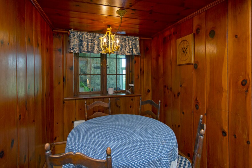 More Photos Of 8789 Seneca Trail South, Ronceverte Office For Sale