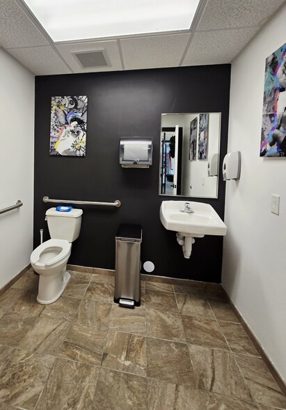 More Photos Of 701 Mutual Ct, Raleigh Office For Sale