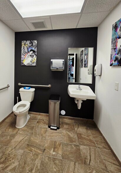 More Photos Of 701 Mutual Ct, Raleigh Office For Sale