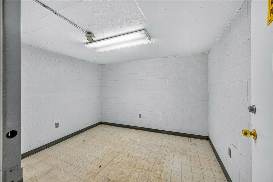 More Photos Of 23745 Avenue 112, Porterville Refrigeration Cold Storage For Sale