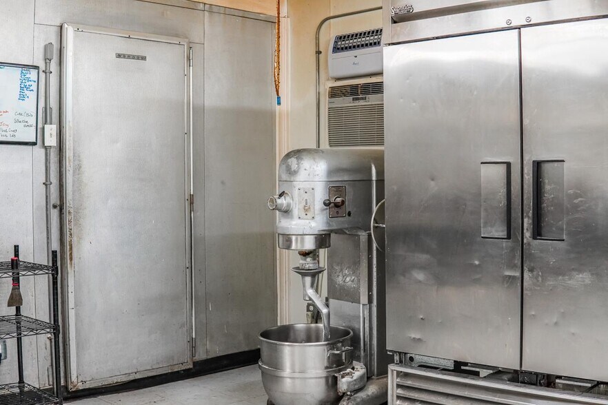 More Photos Of 800 S Mountain St, Cherryville Restaurant For Sale