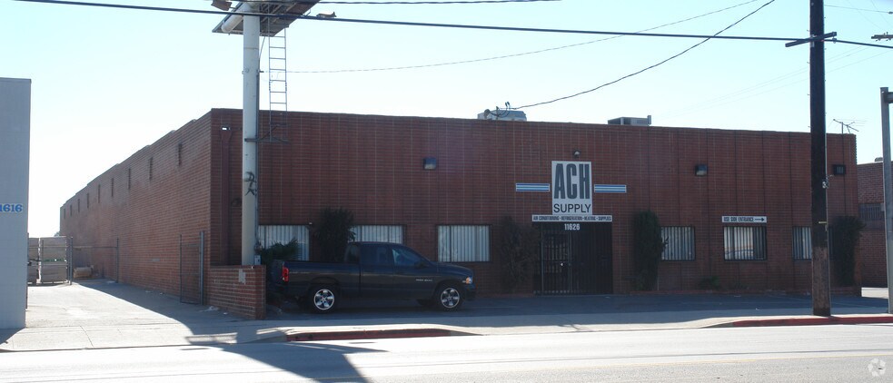 More Photos Of 11626 Tuxford St, Sun Valley Warehouse For Lease