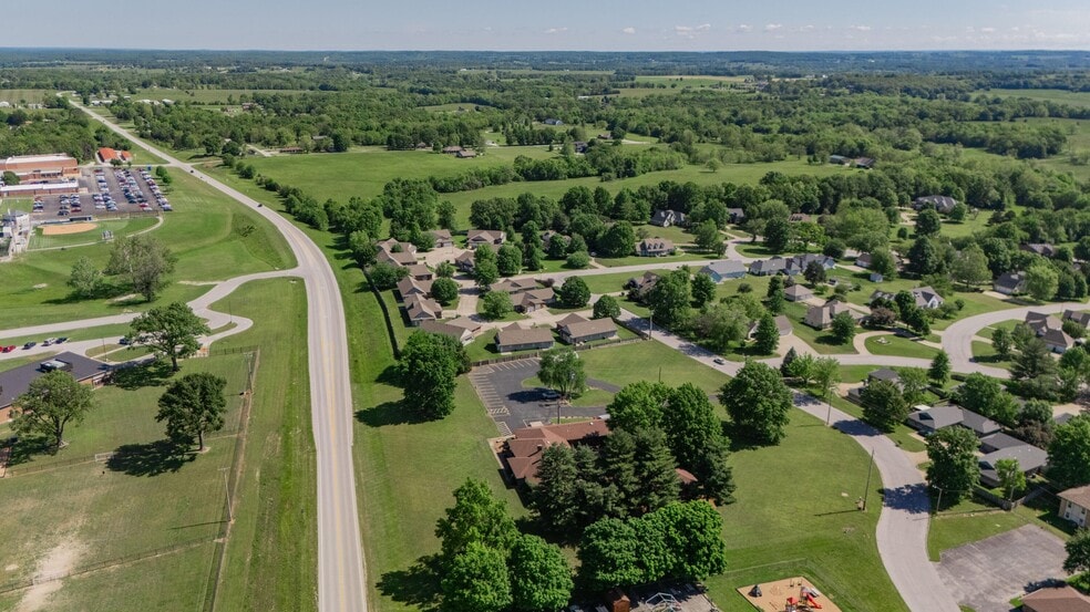 More Photos Of 807 N Briarwood Dr, Bolivar Assisted Living For Sale