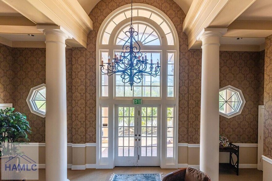 More Photos Of 718 S Veterans Blvd, Glennville Medical For Sale