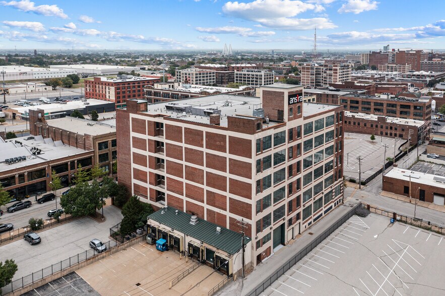 More Photos Of 2300 Locust St, Saint Louis Office For Lease