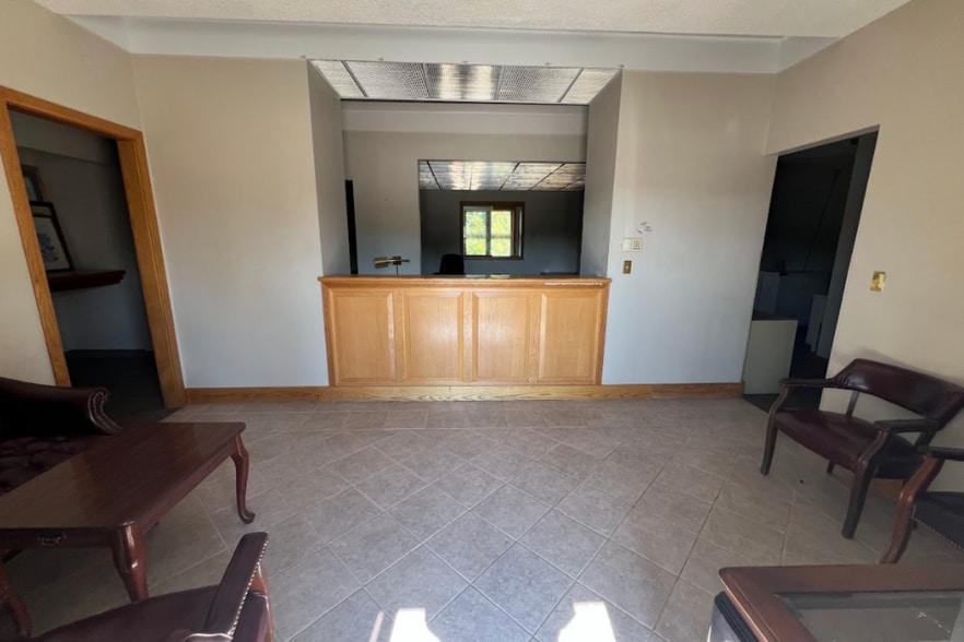 More Photos Of 5201 Hamilton Rd, Columbus Office For Lease