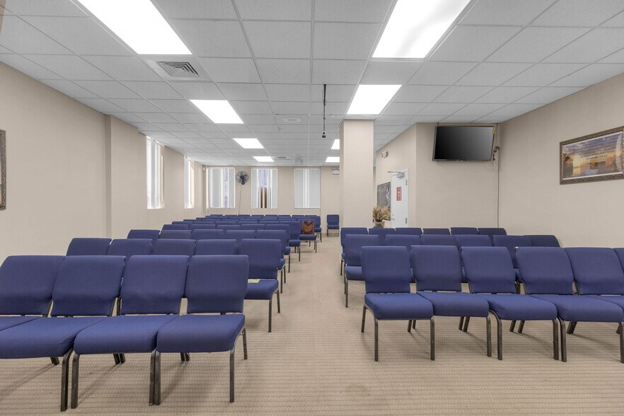 More Photos Of 47-49 Leavenworth St, Waterbury Office For Sale