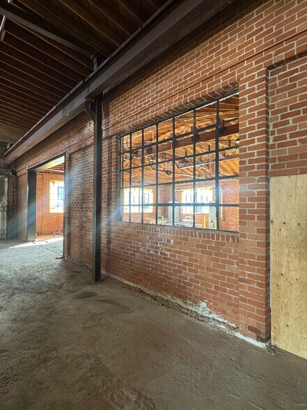More Photos Of 1623 Nadeau St, Los Angeles Manufacturing For Lease