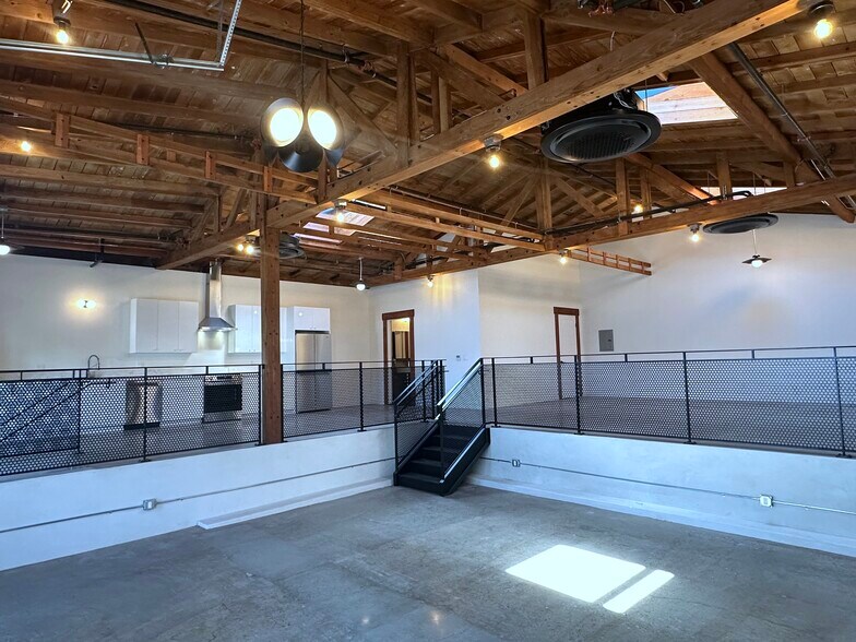 More Photos Of 1801-1821 E Main St, Ventura Unknown For Lease