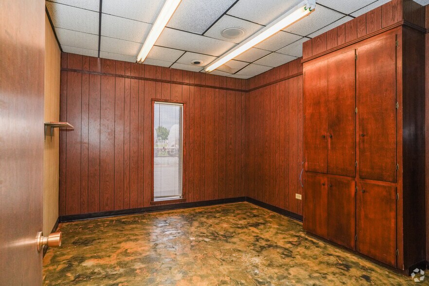 More Photos Of 2830 Breard St, Monroe Office For Sale