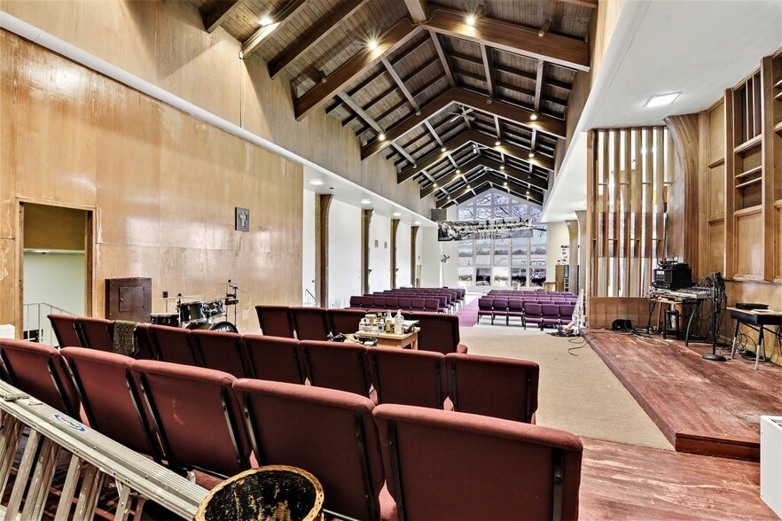 More Photos Of 5615 The Alameda, Baltimore Religious Facility For Sale