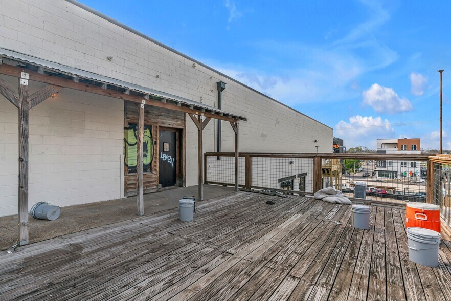 More Photos Of 823 Woodland St, Nashville Freestanding For Lease