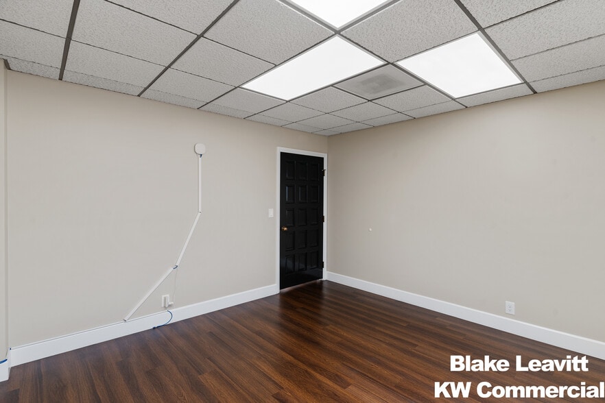 More Photos Of 510 S 9th St, Las Vegas Office For Sale