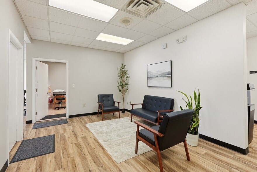 More Photos Of 81-87 Springside Dr, Akron Storefront Retail Office For Lease
