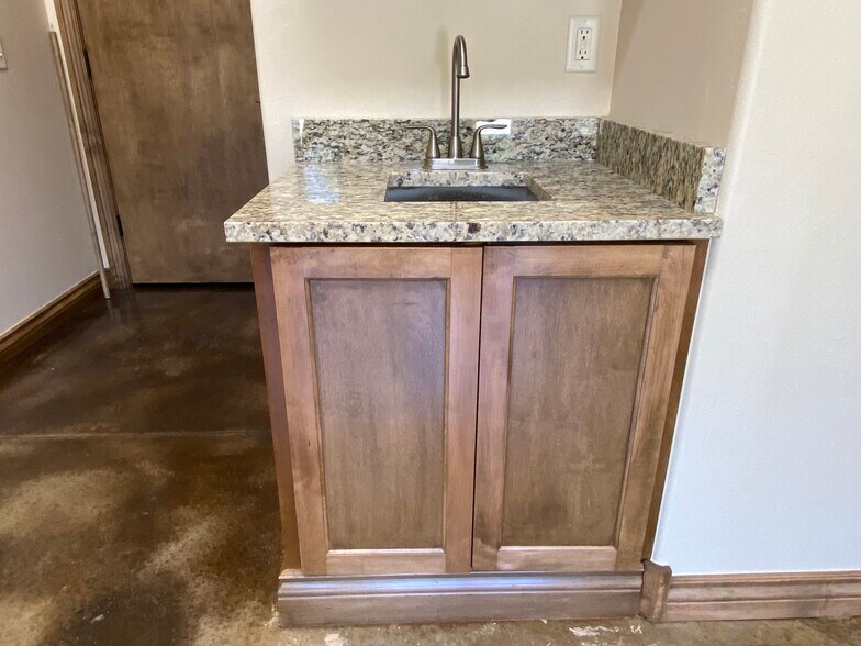 More Photos Of 5706 NW 130th St, Oklahoma City Office For Lease