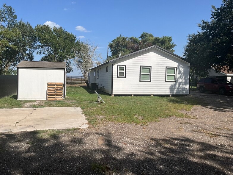 More Photos Of 21095 FM 362 Rd, Waller Flex For Sale