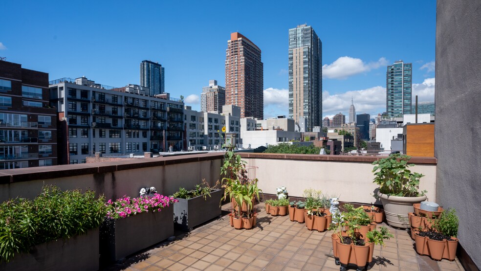 More Photos Of 5-49 47th Rd, Long Island City Office Residential For Lease