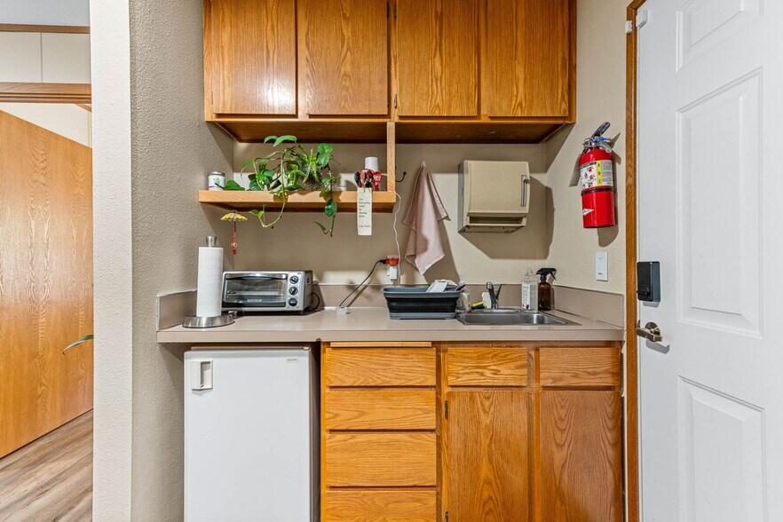 More Photos Of 1700 Cooper Point Rd SW, Olympia Office For Sale