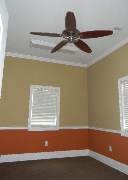 More Photos Of 1011 Woodridge Ln, Watkinsville Office For Lease