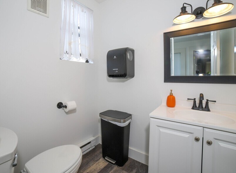 More Photos Of 121-125 Main St, Old Saybrook Storefront Retail Office For Sale