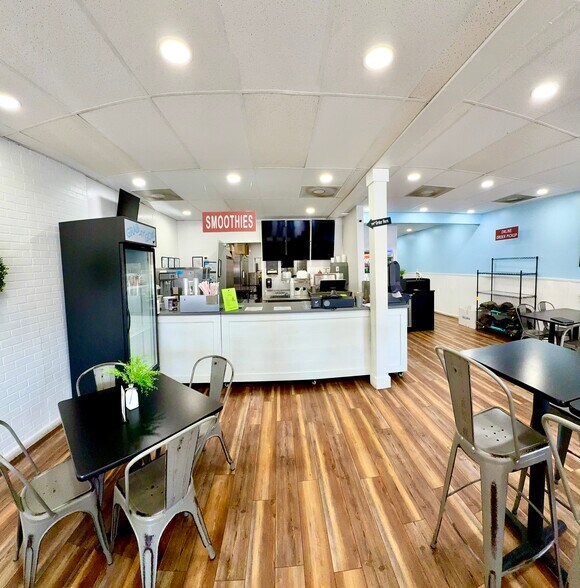 More Photos Of 211 7th St N, Clanton General Retail For Sale