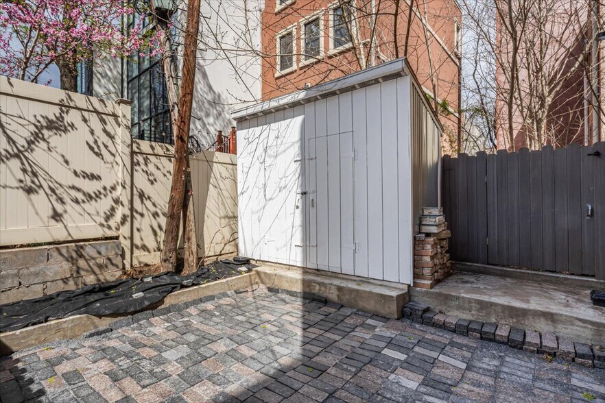 More Photos Of 414 Franklin Ave, Brooklyn Apartments For Sale