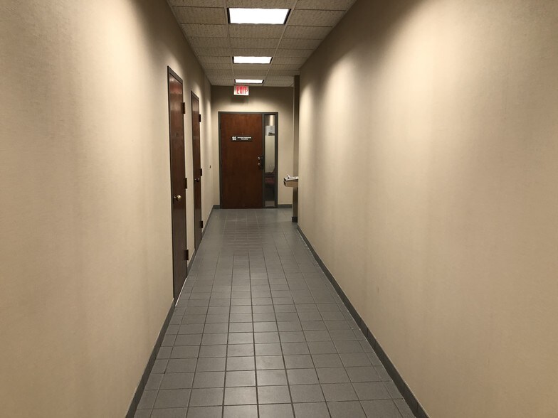 More Photos Of 894 N Germantown Pky, Cordova Office For Lease