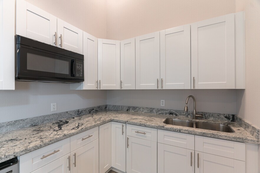 More Photos Of 350 Nursery Rd, Spring Medical For Lease