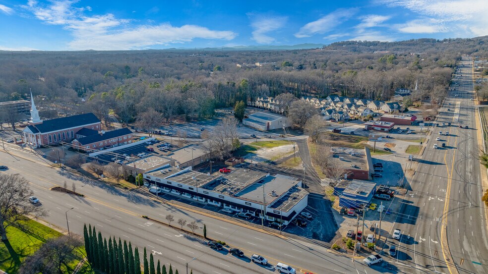 More Photos Of 1823-1841 Wade Hampton Blvd, Greenville Unknown For Lease