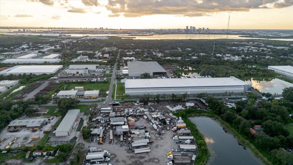 More Photos Of 5404 24th Ave S, Tampa Auto Salvage Facility For Sale