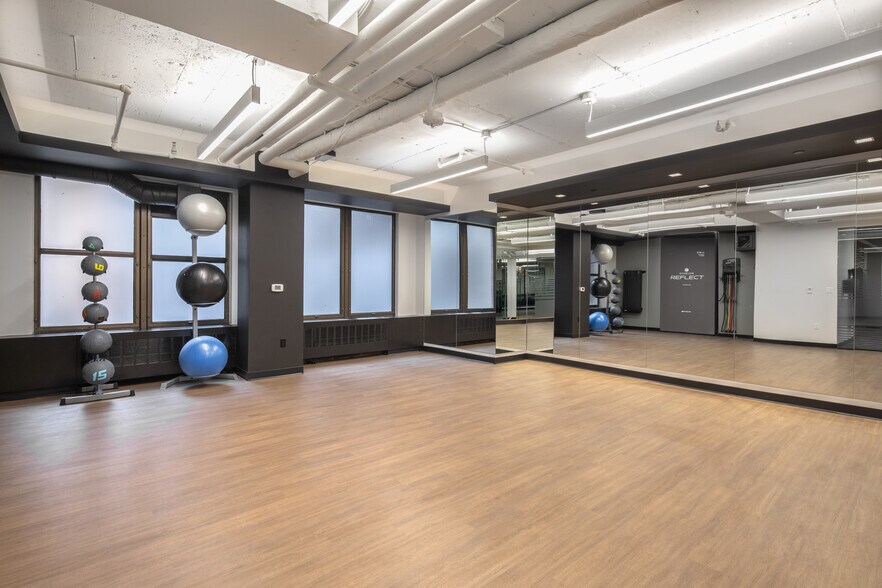 More Photos Of 1211 Connecticut Ave NW, Washington Office For Sale