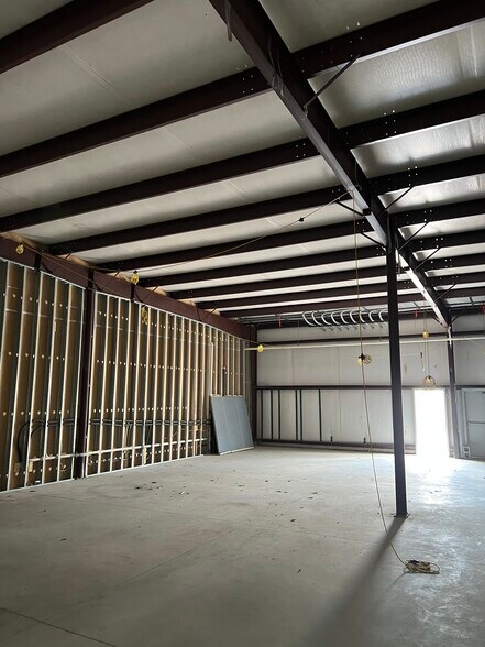More Photos Of 16101 Cantrell Rd, Little Rock Office For Lease