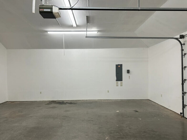 More Photos Of 441 Lone Star Dr, Abilene Office For Lease