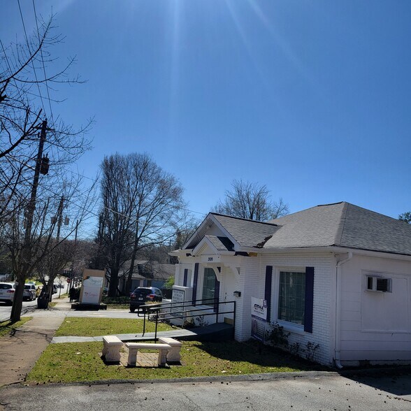 More Photos Of 2731 Church St, East Point Medical For Sale
