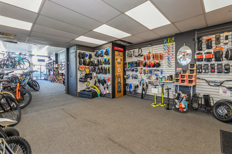 More Photos Of 318 E Main St, Patchogue Freestanding For Sale