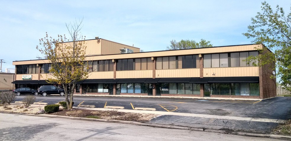 More Photos Of 9525 S 79th Ave, Hickory Hills Office For Lease