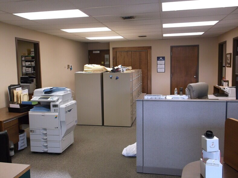 More Photos Of 1465 S Washburn St, Oshkosh Industrial For Sale