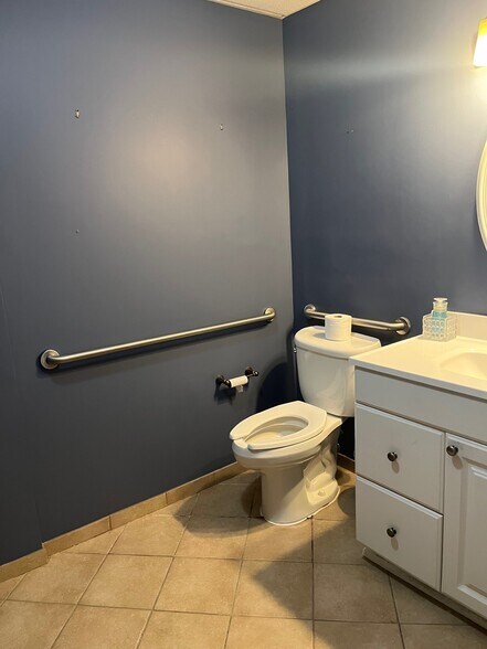 More Photos Of 801 Compass Way, Annapolis Medical For Lease