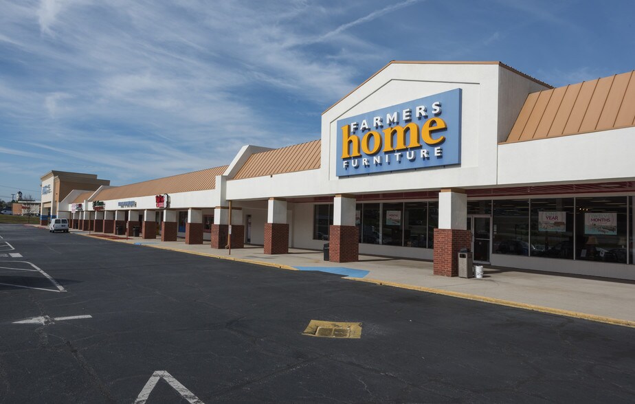 More Photos Of 3157-3197 Elm St NE, Covington General Retail For Lease